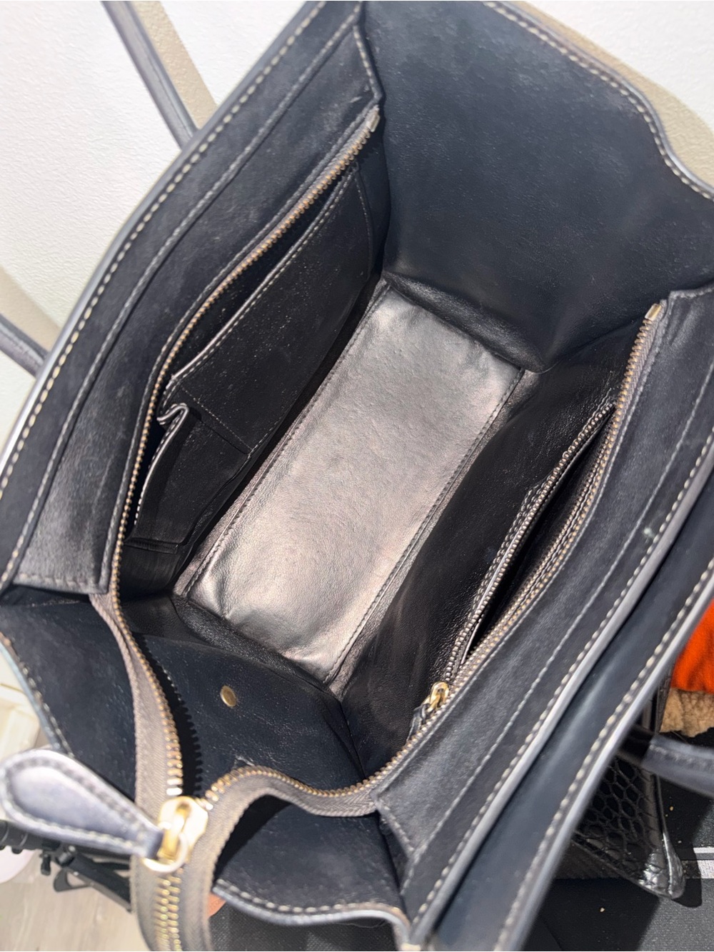 Black Mini Luggage Tote Celine - Sleek Leather Handbag - Picture 8 of 10